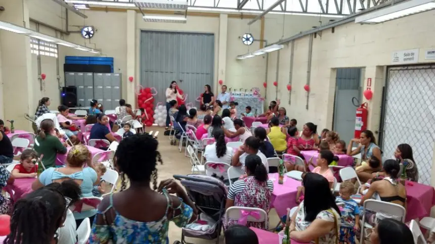 CRAS realiza café da tarde em comemoração ao dia das mães