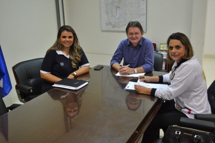 Parceria firmada entre Prefeitura e UNIP concede desconto para moradores de Cosmópolis