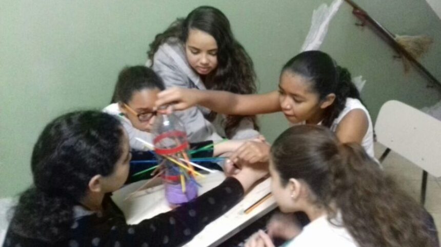 Escolas municipais realizam atividades para resgatar as origens do Folclore Nacional