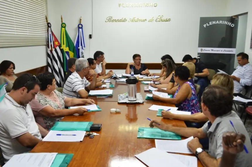 Conselheiros e suplentes tomam posse do Conselho Municipal de Saúde