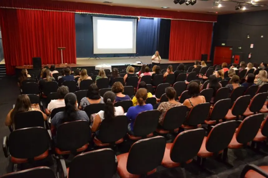 Secretaria de Educação realiza capacitação para profissionais da rede municipal de ensino