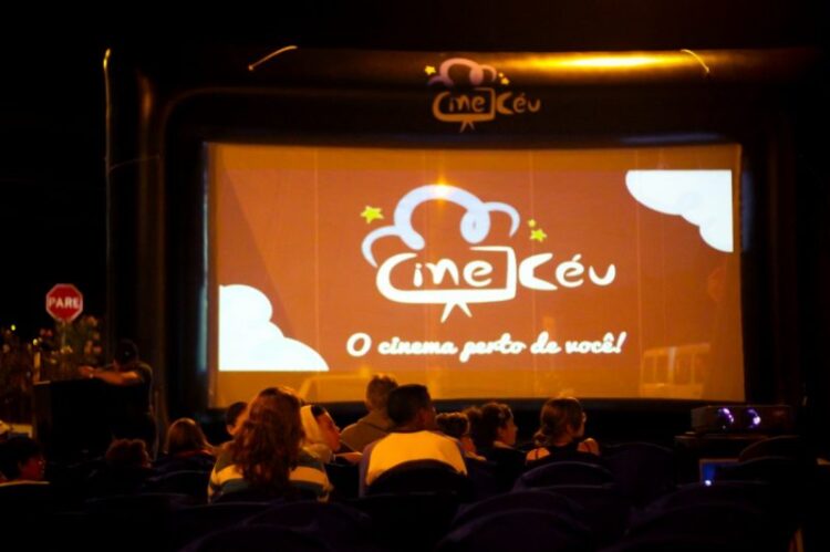 População de Cosmópolis recebe três sessões gratuitas de cinema como presente no aniversário da cidade