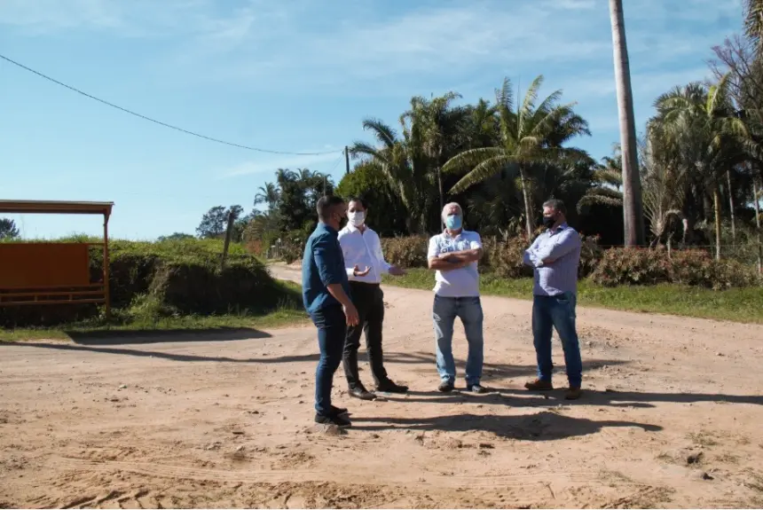 Prefeito, vereador e secretário visitam Uirapuru para avaliar demandas do bairro