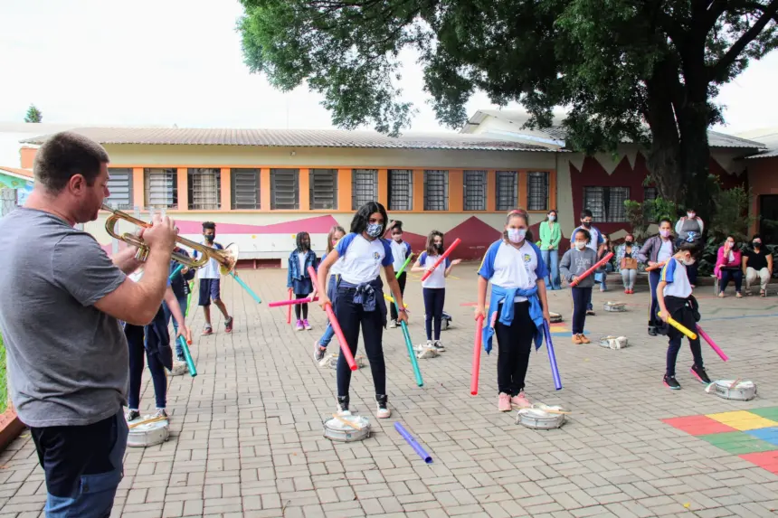 Fanfarras visitam escolas do segmento da educação infantil