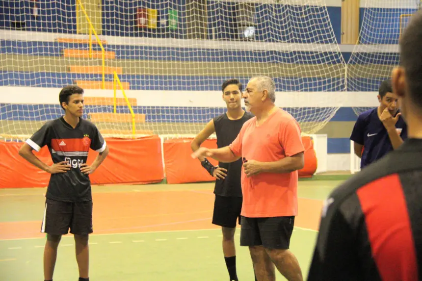 Secretaria de Esportes retoma aulas de futsal