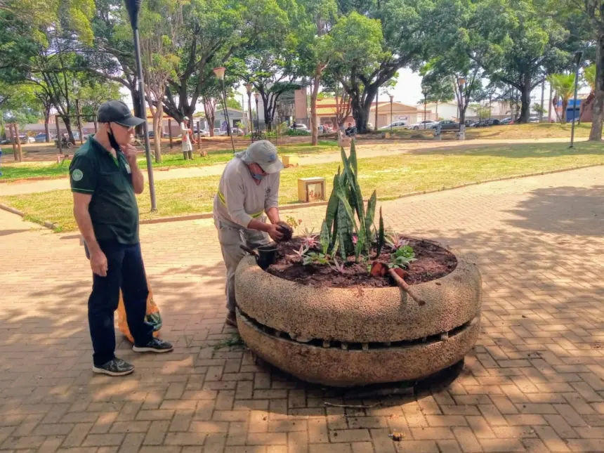 Prefeitura inicia manutenção e revitalização na Praça do Rodrigo