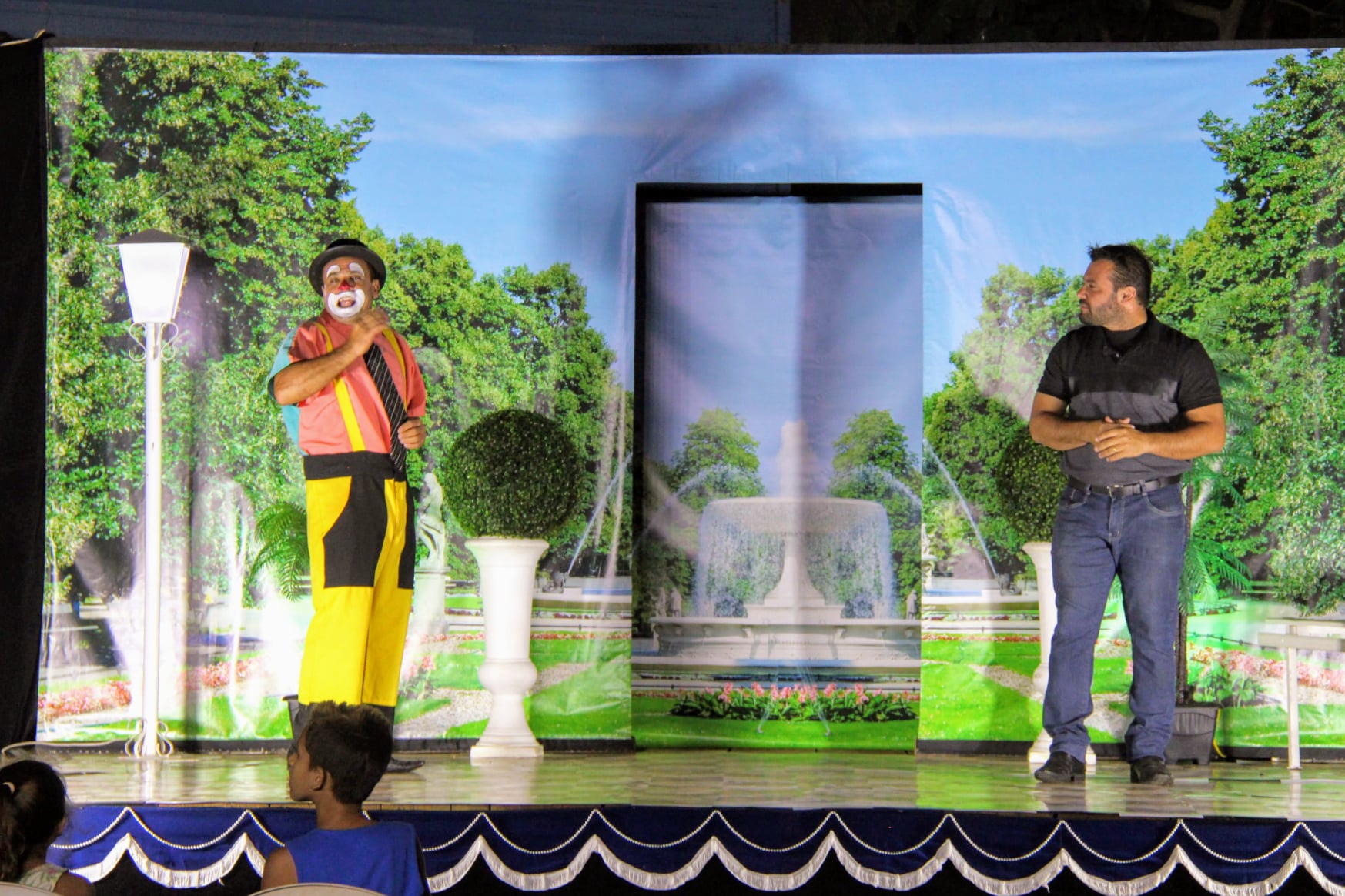 Apresentações Do Circo Teatro Biriba Reúnem Aproximadamente 400 Pessoas