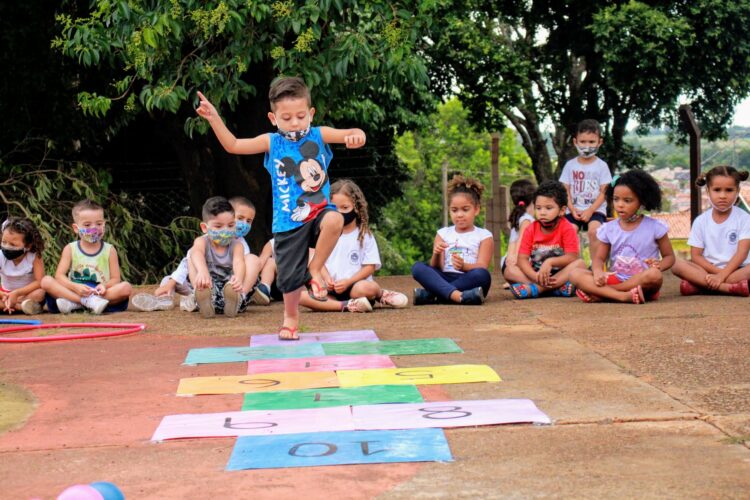 Prefeitura realiza atividades para comemorar o Dia Mundial da Infância