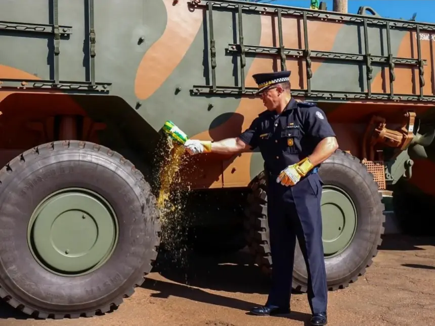 Viatura do Exército Brasileiro recebe o nome de Cosmópolis