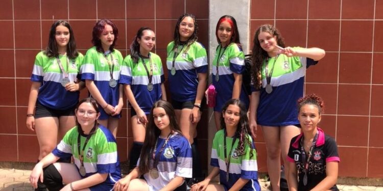 Equipe cosmopolense de vôlei é destaque no ‘Festival SESI 2022’