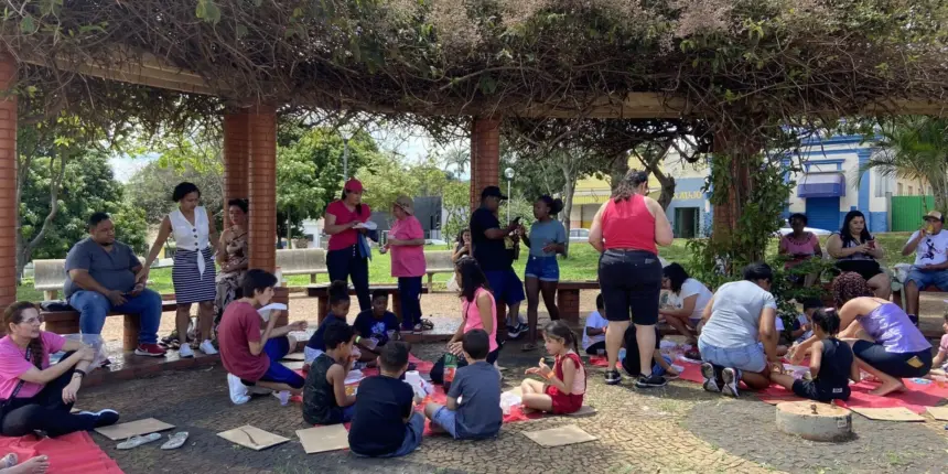 Piquenique na Praça com a escola e família