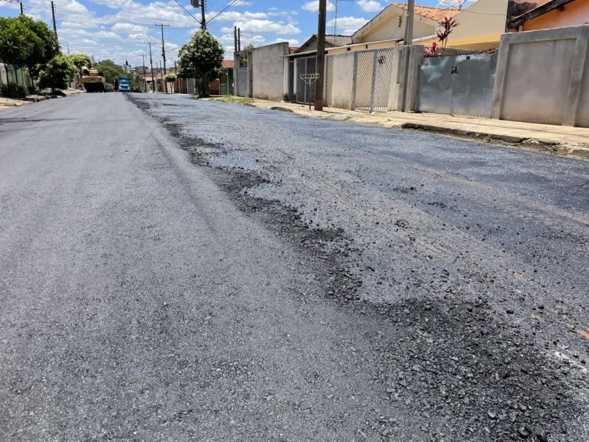 ‘Asfalto Novo’ concretiza recapeamentos na Vila Cosmo e Vila Nova