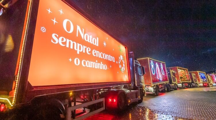 ‘Caravana Iluminada de Natal da Coca-Cola’ em Cosmópolis
