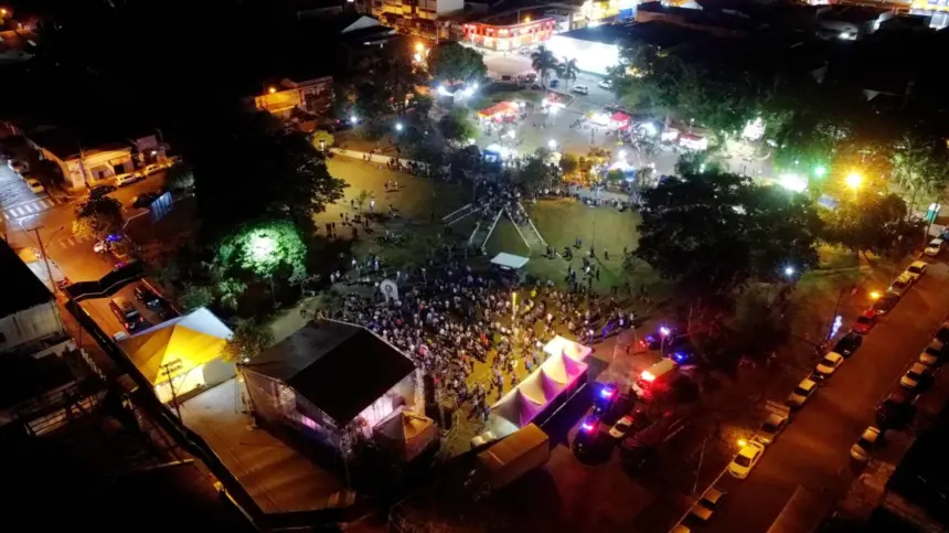 Primeiro show de aniversário reúne grande público na Praça do Coreto