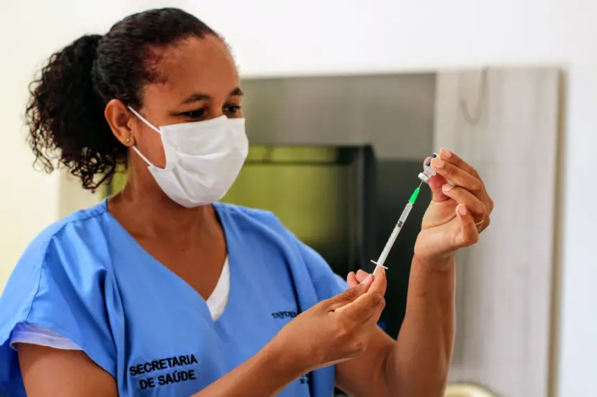 Pacientes acamados recebem vistas domiciliares na Vila Cosmos