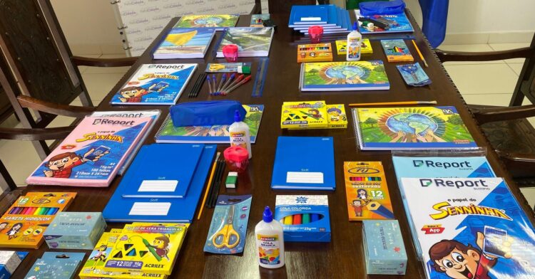 Prefeitura realiza as entregas dos kits escolares na Rede Municipal de Ensino