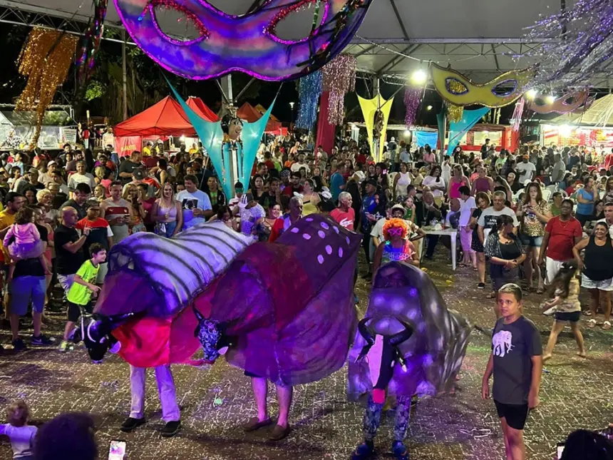 CarnaMagia reúne famílias e foliões na ‘Praça do Rodrigo’