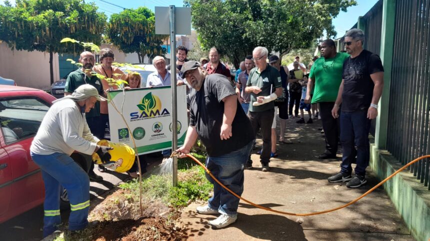 Plantios de ipês marcam o ‘Dia da Síndrome de Down’ em Cosmópolis