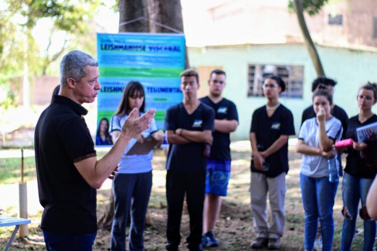 Zoonoses Municipal recebe visita dos alunos da ‘Escola Alberto Fierz’