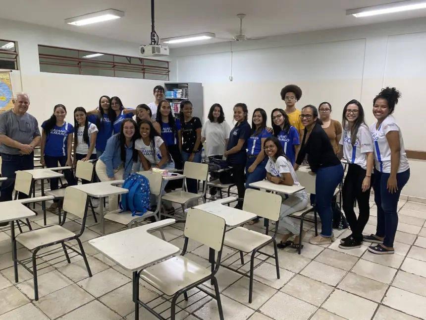 Alunos apresentam projeto educacional sobre valores no serviço público