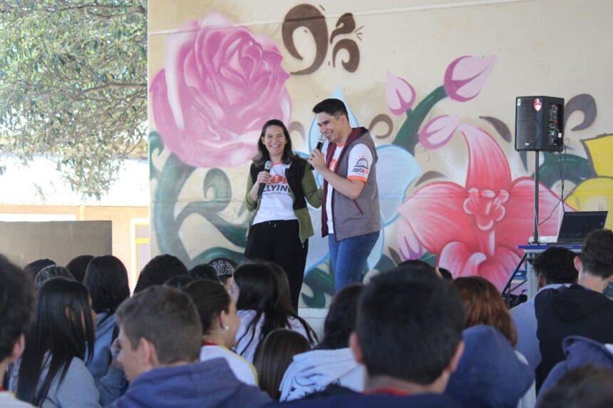 ‘Projeto Stop Bullying’ é apresentado na ‘Escola Ximena’