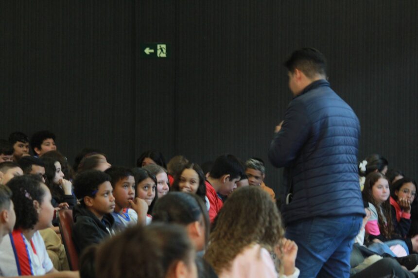 ‘Projeto Stop Bullying’ é apresentado para os alunos da ‘Escola Paulo Freire’