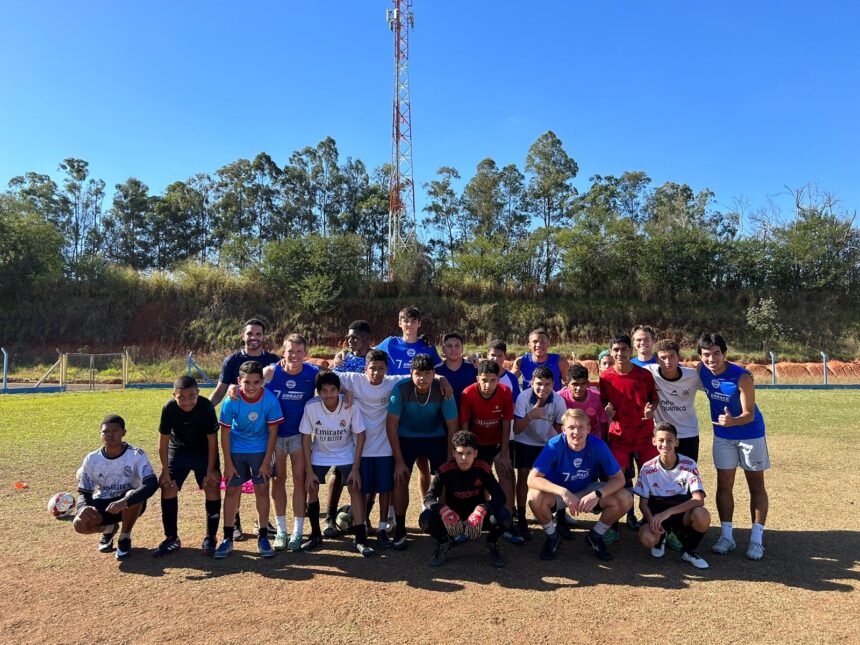 Em parceria com Stoller, Prefeitura realiza projeto de aulas de futebol para alunos