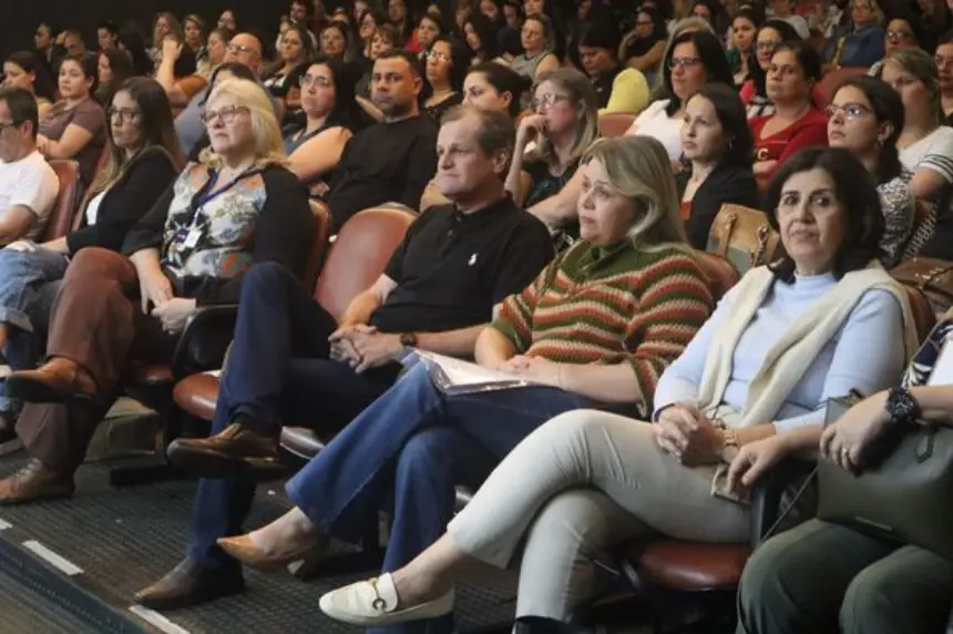 Palestras e capacitação marcam os preparativos de volta às aulas na Rede Municipal