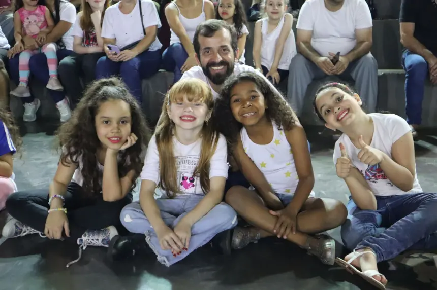 Encontro de famílias na ‘Escola Rodrigo’ reúne mais de 400 participantes em caminhada especial