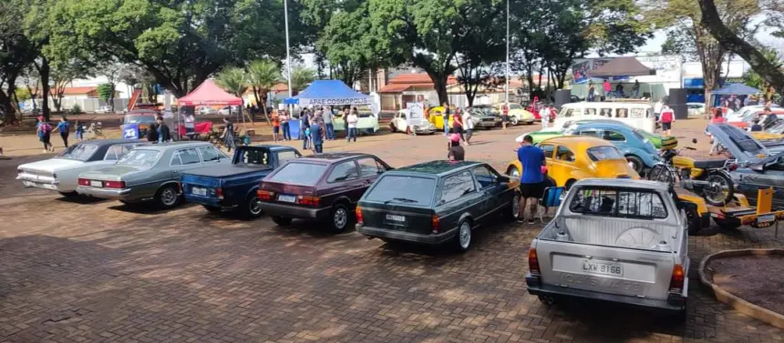 Edição especial da Feirinha homenageou os pais na Praça do Rodrigo