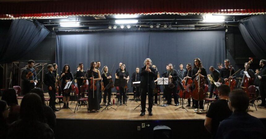 Orquestra Sinfônica Municipal encanta plateia em apresentação na ‘Paulo Freire’