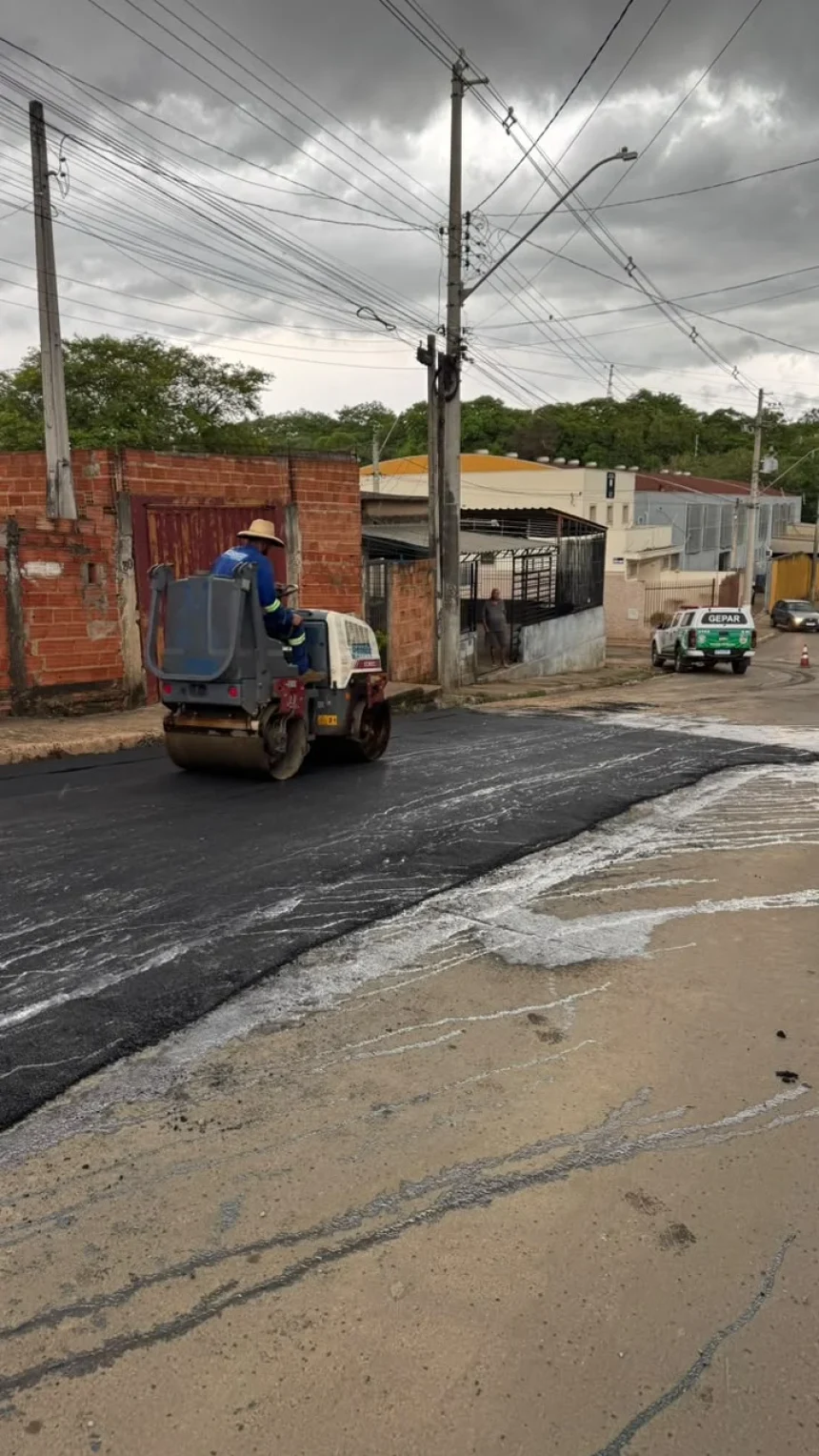 Prefeitura atua na recuperação de vias após chuvas do fim de semana